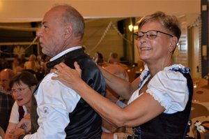 2019119 Dirndl Tanz Foto Breitmaier 6
