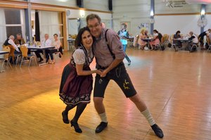 2019119 Dirndl Tanz Foto Breitmaier 3