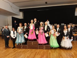 Monika und Peter mit der Bronzemedaille bei der LM in Karlsruhe