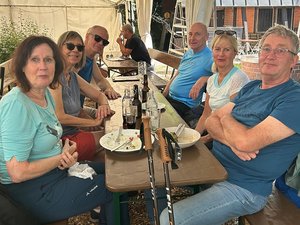 Beim Mittagessen
