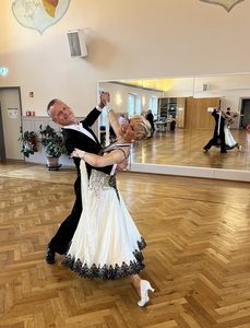 Annette und Dieter mit der Siegermedaille in Waldshut-Tiengen