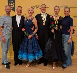 Kuchenbeckers und Brandstetters mit ihrem Unterstützungsteam Julia und Sebastian