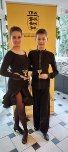Lara und Johannes werden für ihre tänzerischen Erfolge im LLZ in Pforzheim geehrt