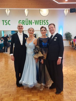 Beate und Gunther mit Sabine und Heiko Wehr