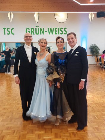 Beate und Gunther mit Sabine und Heiko Wehr