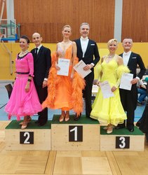 Tanzsporttag in Mosbach, Brandstetters und Kuchenbeckers auf dem Podium