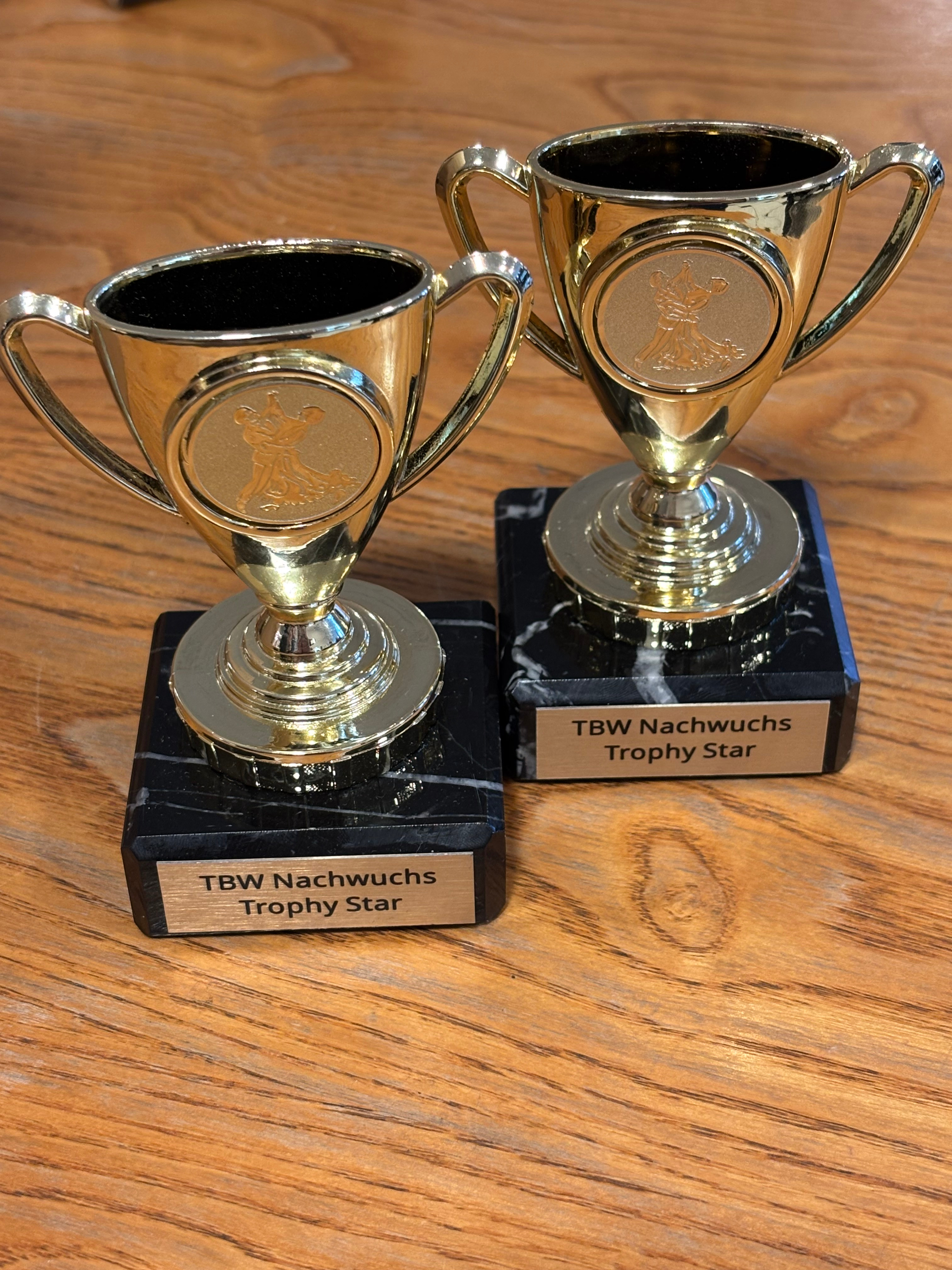 Die Pokale unserer TC-Jugendpaare