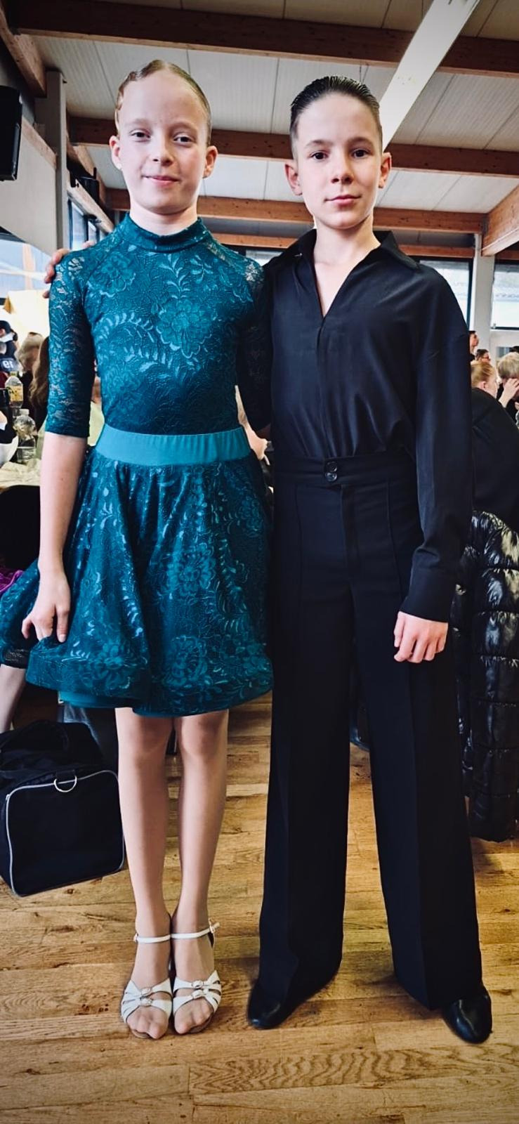 Maya und Roman bewähren sich in der C-Klasse Latein